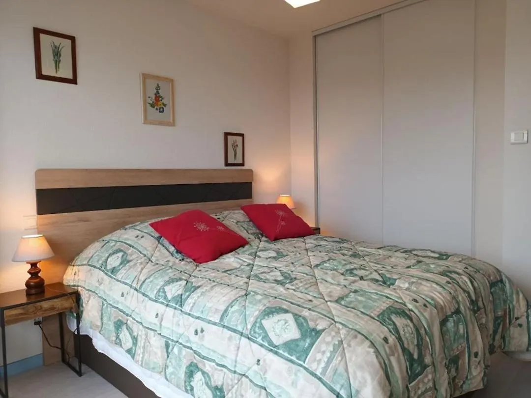 664 - Bel Appartement A Erquy, A 400M De La Plage Du Centre Offrant Une Vue En Hauteur Du Port