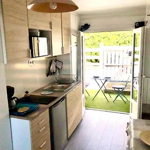Studette Les petites Hirondelles, vue Mer, plage à 50m Appartement